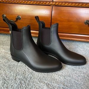 NWOT Michael Kors Rain Booties